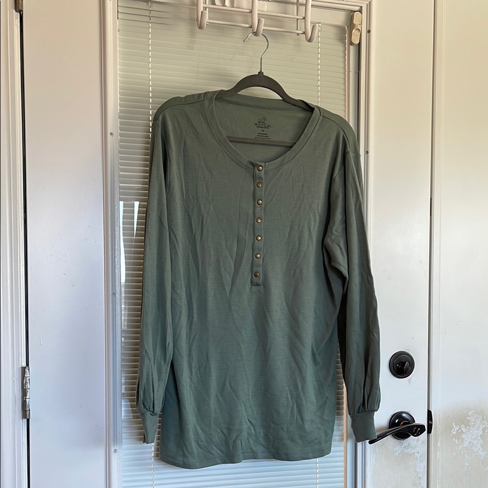 Woolx Women’s Long Sleeve Henley Tee - Olive Green
